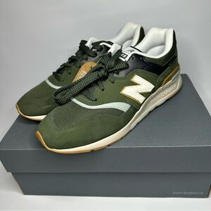 NEW BALANCE 997H Shoes CM997HLQ Olive Green Mens Sz 10.5 NEW!